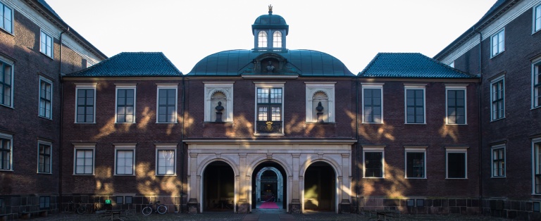 Port med tre buer i fløj af Kunsthal Charlottenborg