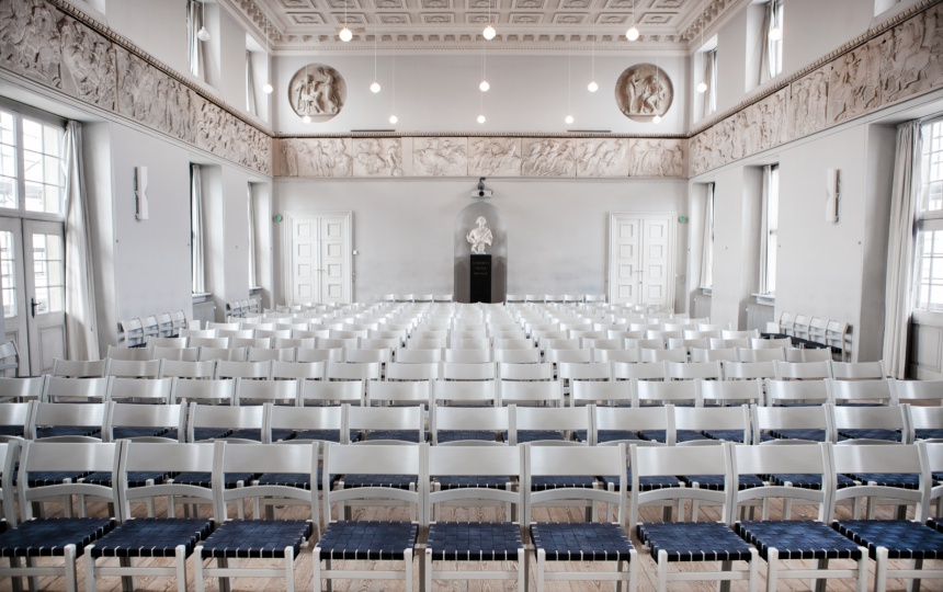 Tomme stolerækker i Festsalen på Charlottenborg slot