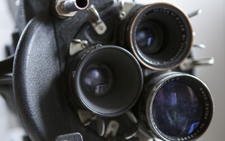 Kamera med tre objektiver